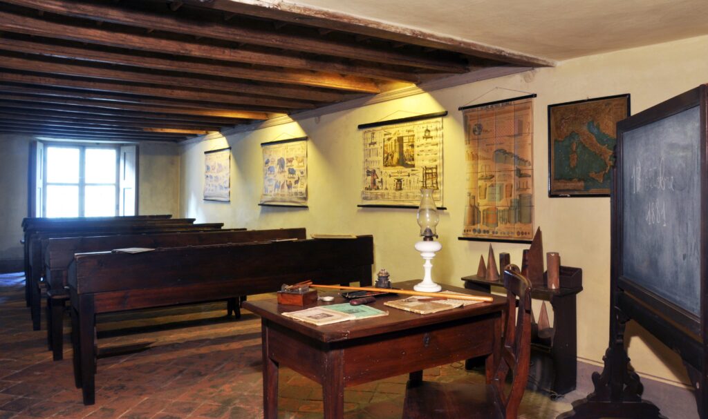 LA SCUOLA DI IERI… UN VIAGGIO VIRTUALE AL MUSEO